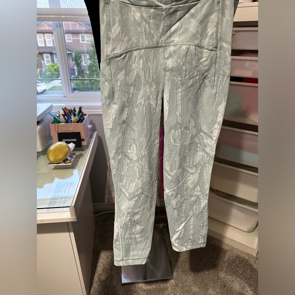 COPY - Lululemon Swift Speed High Rise Crop leggings silver green blue jacquard. - Picture 10 of 11